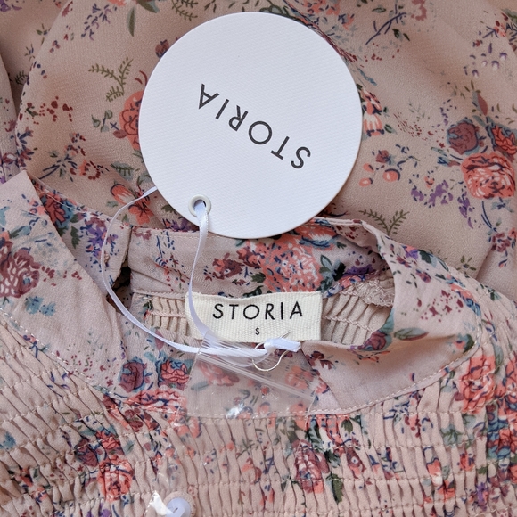 🦋LAST 1🦋 NWT Storia Smocked Floral Mini Dress - Picture 4 of 5